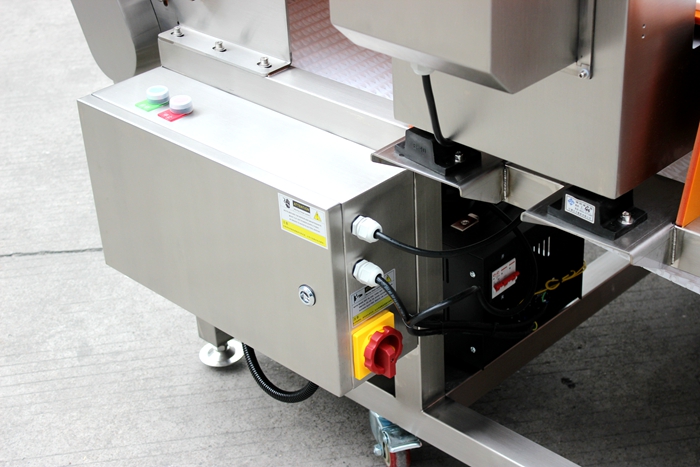 1706585647686469.jpg 016-2600-11030-800-100-380V-右進(jìn)左出-配穩(wěn)壓器-板鏈?zhǔn)綀缶C金檢機2.jpg